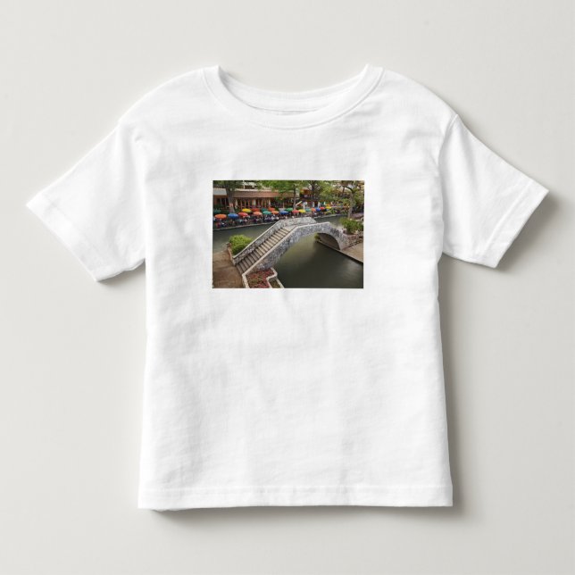 Café im Freien entlang des Flusses Walk und Brücke Kleinkind T-shirt (Vorderseite)
