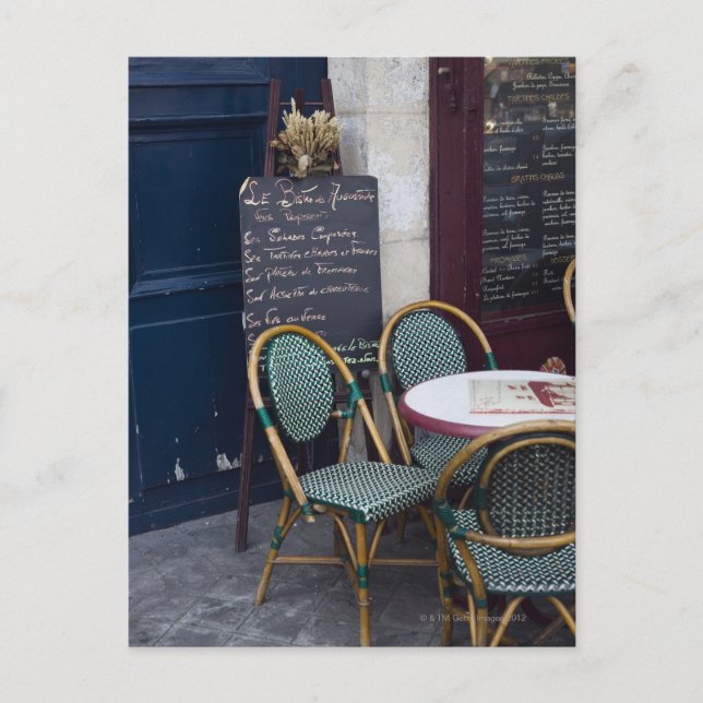 Café-Tisch mit Stühlen aus Zuckerrohr in Paris, Fr Postkarte (Vorderseite)