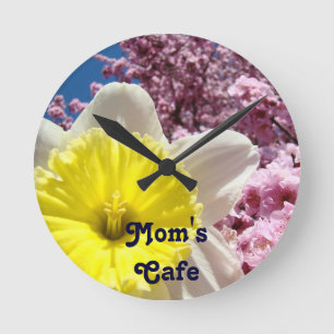 Café-Wanduhren Narzissen-Rosa-Baum der Mama blüht Runde Wanduhr