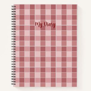 Cahier à carreaux rose tendre, journal à motif int