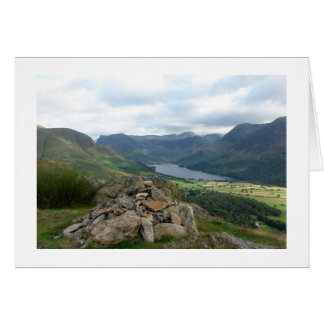 Cairn mit Blick auf Buttermere
