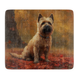 Cairn Terrier im Herbstlaubfall inspiriert Schneidebrett