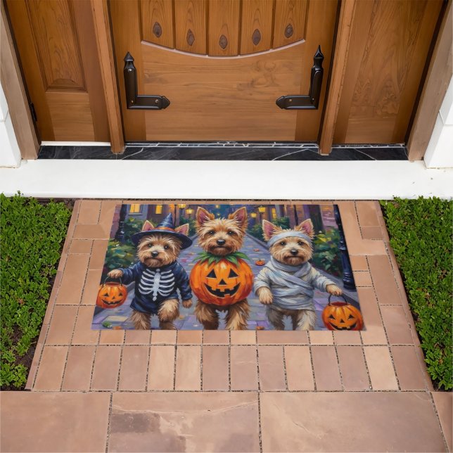 Cairn Terrier Trick-oder-Treating Halloween-Kostüm Fußmatte (Außenbereich)
