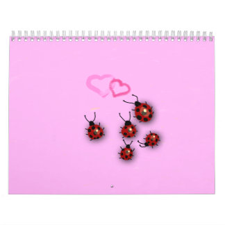 Calendrier Mural Petites coccinelles et paysage rose rêveur