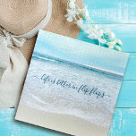 California Beach wächst in Flip Flops besser<br><div class="desc">"Das Leben ist besser in Flip Flops." Entspannen Sie sich, während Sie die Wellen hinein und aus beobachten. Atmen, erkunden und genießen Sie die Einsamkeit eines leeren kalifornischen Strandes, wenn Sie an diesem atemberaubenden, pastellblauen und weißen Ozeanschauen-Puzzle arbeiten. Macht ein großartiges Geschenk! Kommt in eine besondere Geschenkboxen. Sie können dieses...</div>
