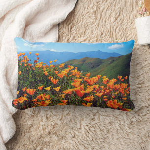 California Poppies Covering a Hillside Lendenkissen