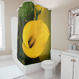 Calla Lily Bright Yellow Blätter Bokeh Duschvorhang