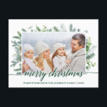 Calligrafisches Weihnachtskieferngebirge Foto Postkarte<br><div class="desc">Moderne Elegante Kalligrafie Script Merry Christmas Watercolor Holiday Pine Greenery Family Foto Postcard - Grüne Schrift</div>