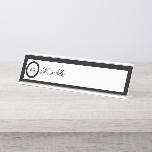 Calligrafy Black Rose Wedding Schreibtischnamensplakette (Vorderseite )