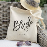 Calligrafy Bride Tragetasche<br><div class="desc">Karo aus über 100 beliebten Hochzeitsetassen aus der "Wedding Tragetaschen"-Kollektion meines Shops: Totttaschen,  Hochzeitstaschen,  Totentaschen,  Hochzeitskleider,  Minimalistische Hochzeit</div>