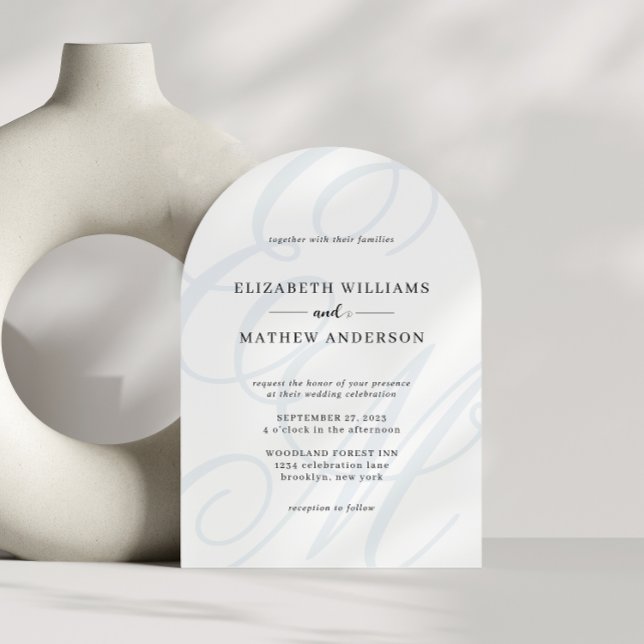 Calligraphy Dusty Blue Monogram Arch Wedding Einladung (Von Creator hochgeladen)