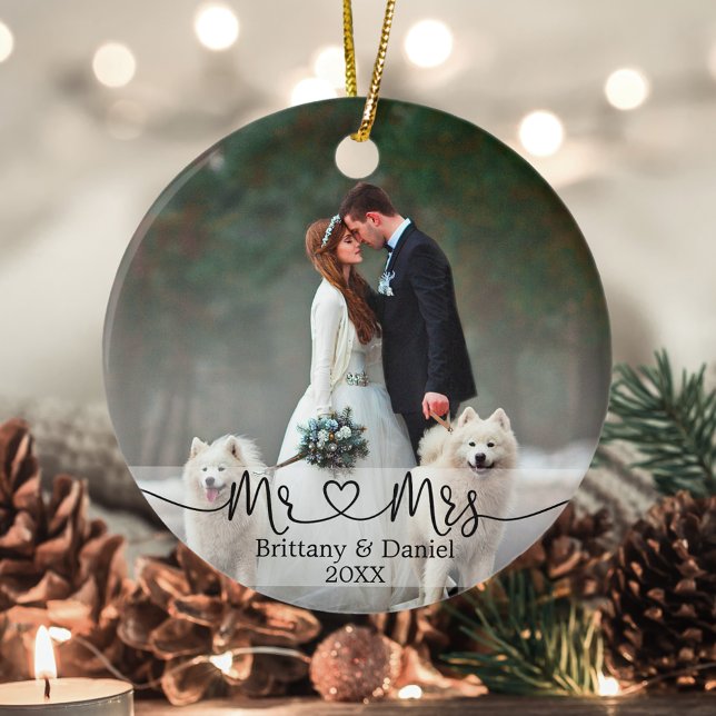 Calligraphy Heart Mr. and Mrs. Wedding Foto Keramik Ornament (Customize to change your personalized text style or size.)
