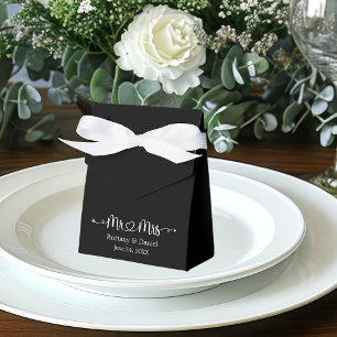 Calligraphy Heart Mr. und Mrs. Wedding Black Geschenkschachtel