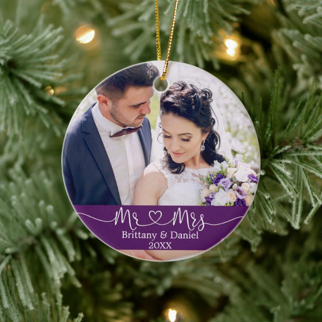 Calligraphy Heart Mr. und Mrs. Wedding Lila Keramik Ornament (Baum)