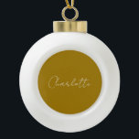 Calligraphy Script Gold Color Individuelle Name Ed Keramik Kugel-Ornament<br><div class="desc">Wenn Sie ein einfaches,  lesbares und minimalistisches Design suchen,  dann ist dies für Sie.</div>