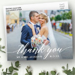Calligraphy Wedding Foto Bride Groom Vielen Dank W Postkarte<br><div class="desc">Moderne Kalligrafie Hochzeitbricht und Groom Foto Danke Postcard - Weiße Schrift</div>