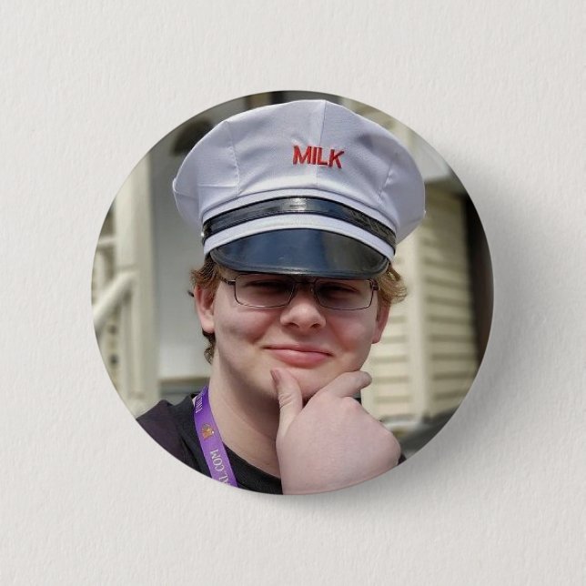 CallMeCarson Milkman Button (Vorderseite)