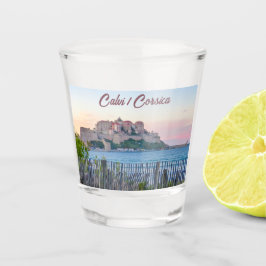 Calvi Festung in Korsika, Frankreich während Sonne Schnapsglas