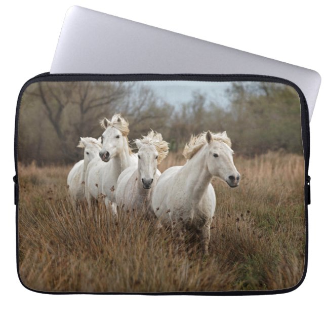 Camargue Horses Running Laptopschutzhülle (Vorderseite)