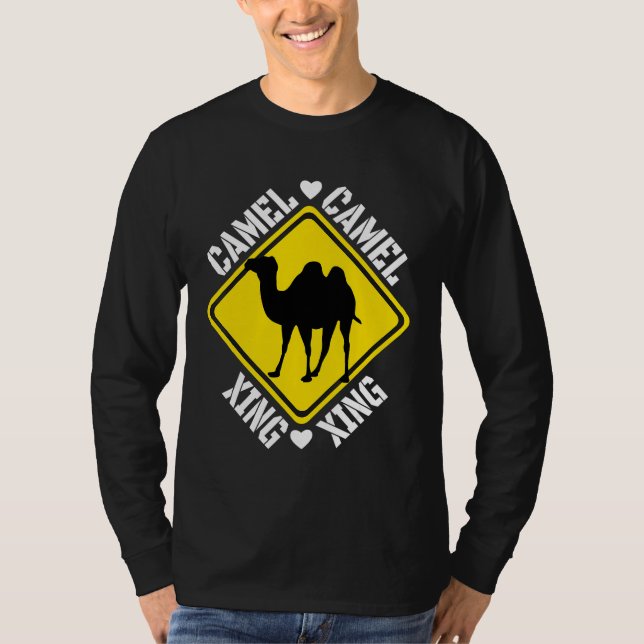 Camel Crossing Sign T-Shirt (Vorderseite)