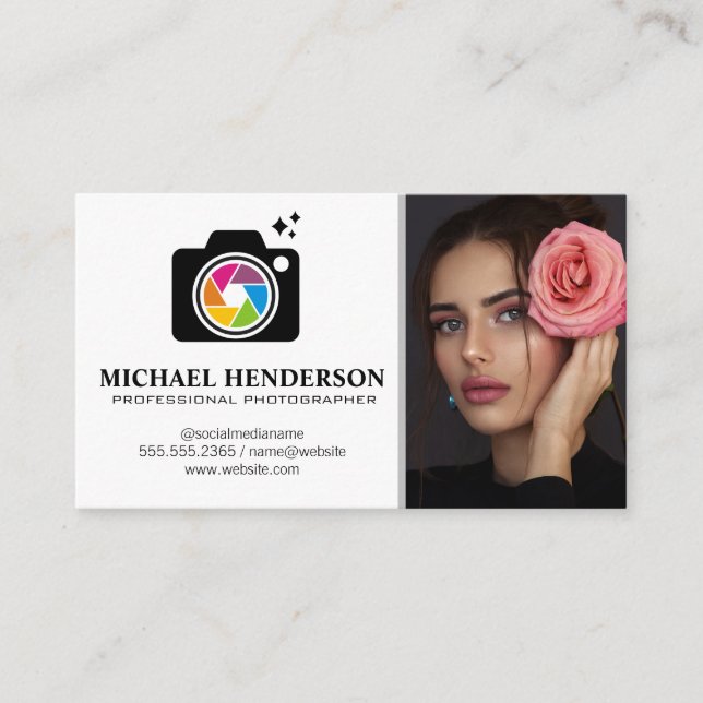 Camera-Logo | Modell-Holding-Rose Visitenkarte (Vorderseite)