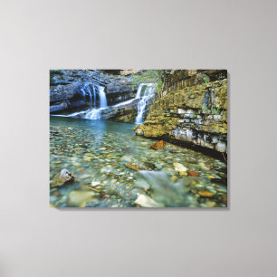 Cameron Falls im Waterton-Lakes-Nationalpark in Leinwanddruck