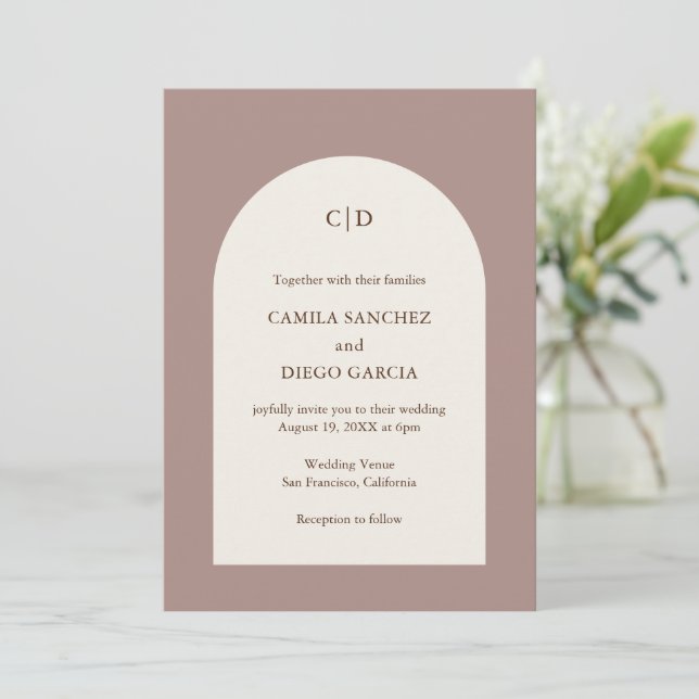Camila Taupe Arch Moderne Hochzeit Einladung (Stehend Vorderseite)