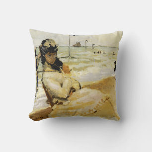 Camille am Strand von Trouville Kissen