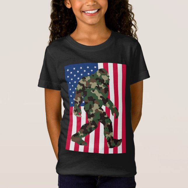 Camouflage Bigfoot Sasquatch T-Shirt (Vorderseite)