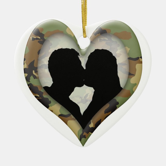 Camouflage Herz mit Kissing Couple Keramik Ornament (Vorne)