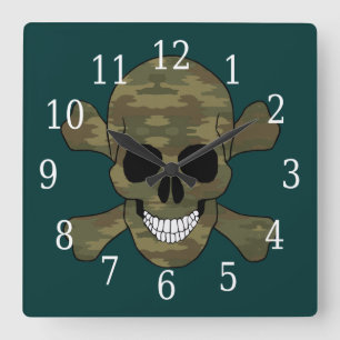 Camouflage Skull And Crossbones Clock Quadratische Wanduhr