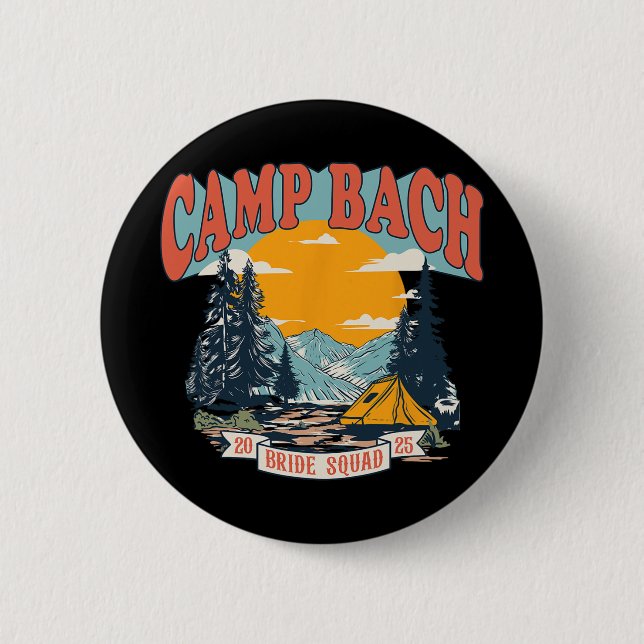 Camp Bach Braut Squad 2025 Retro Camping Junggesel Button (Vorderseite)