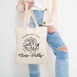Camp Bachelorette Tote Bag Tragetasche<br><div class="desc">Diese Tasche mit Camp-Thema Bachelorette ist das perfekte Geschenk für Brautmädchen und die Braut auf einer Bachelorette- oder Bergtour! Passen Sie es mit dem Ort, Datum und Brautennamen an, um es auf eine Art zu machen!</div>