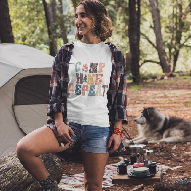Camp Hike Wiederholung farbenfroh Niedlich T-Shirt (Von Creator hochgeladen)