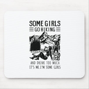 Camper-Geschenk   Einige Mädchen gehen zum Geburts Mousepad