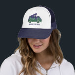 Camper Van mit Pop Up Zent-Text Grafik Truckerkappe<br><div class="desc">Erstellen Sie ein personalisiertes Geschenk für ein individuelles Souvenir aus Ihrem eigenen Camping, wenn Sie Ihren Text zu diesem Baseballmütze oder LKW's Hut hinzufügen. Dieser Hut zeigt einen Camper-Fan mit einem Popupzelt auf dem Dach und ist illustriert, wie eine mondbeleuchtete Nacht im Wald auszusehen, mit Vollmond in einem sternvollen Indigohimmel,...</div>