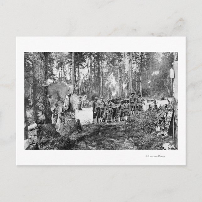 Campers Posing Postkarte (Vorderseite)