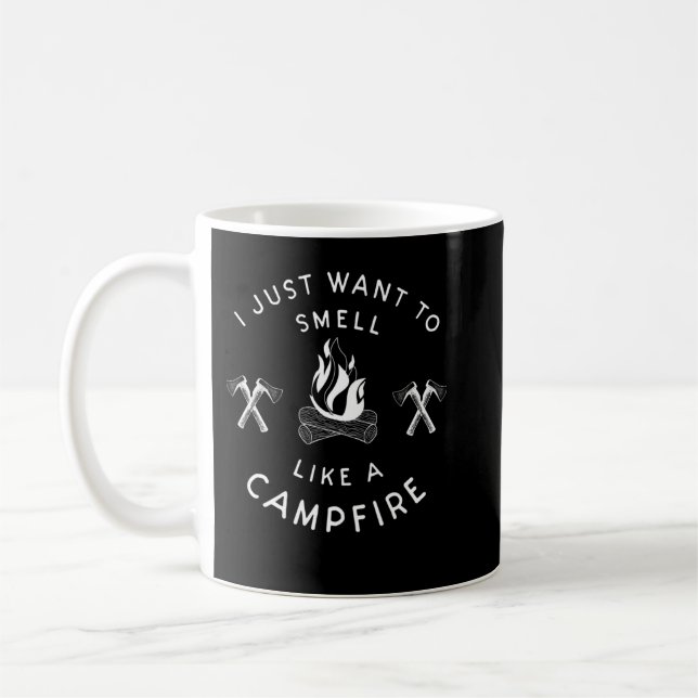 Campfire and camping in nature kaffeetasse (Links)