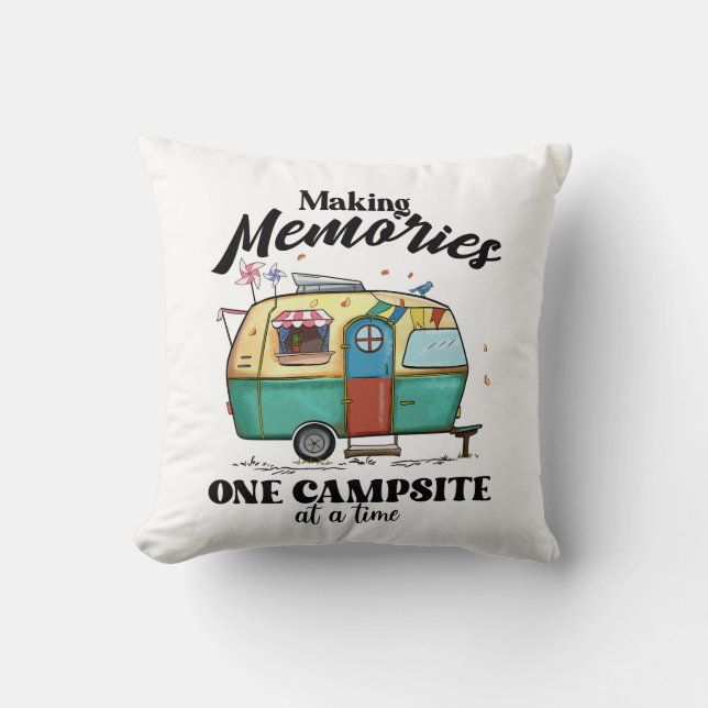 Camping Adventure Sprichwort Kissen (Vorderseite)