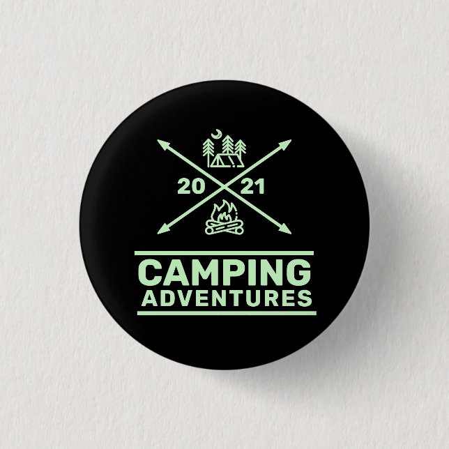 Camping Adventures 2021 Minimales Wappen Button (Vorderseite)