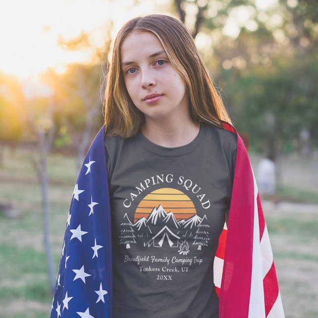Camping Familienurlaub Maßgeschneidertes Matching  T-Shirt (Von Creator hochgeladen)