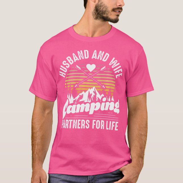 Camping für Ehemänner und Ehefrauen - Partner für  T-Shirt (Vorderseite)