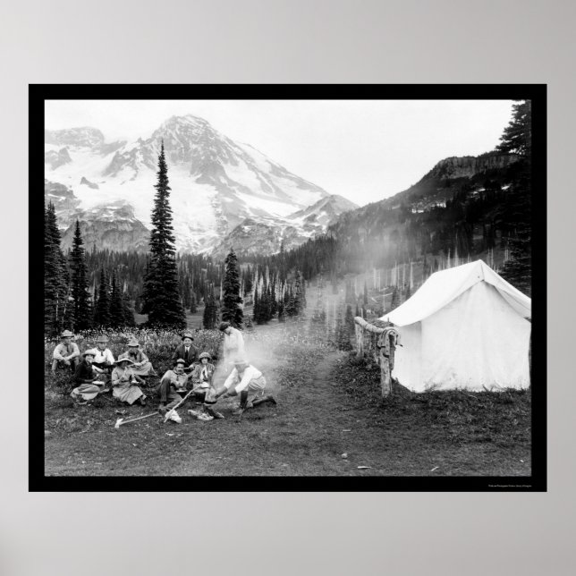 Camping in Indian Henry, Mount Rainier, WA 1922 Poster (Vorne)