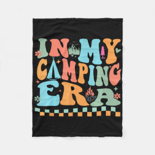 Camping in meiner Camping-Ära Retro Groovy Sommer  Fleecedecke