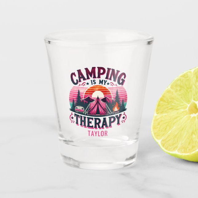 Camping ist meine Therapie Schnapsglas (Vorderseite)