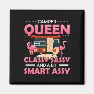 Camping-Königin Cly Sy Und Ein Bisschen Intelligen Magnet