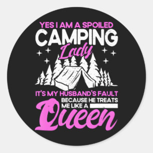 Camping Lover Zitat verwöhntes Camping Lady Camper Runder Aufkleber