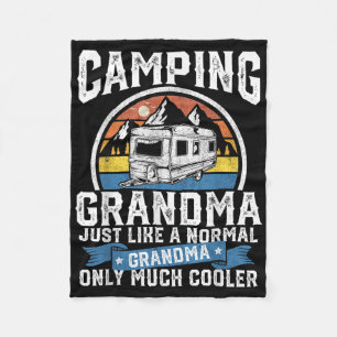 Camping-Oma Lustiger Camper RV Retro Outdoor-Frau Fleecedecke