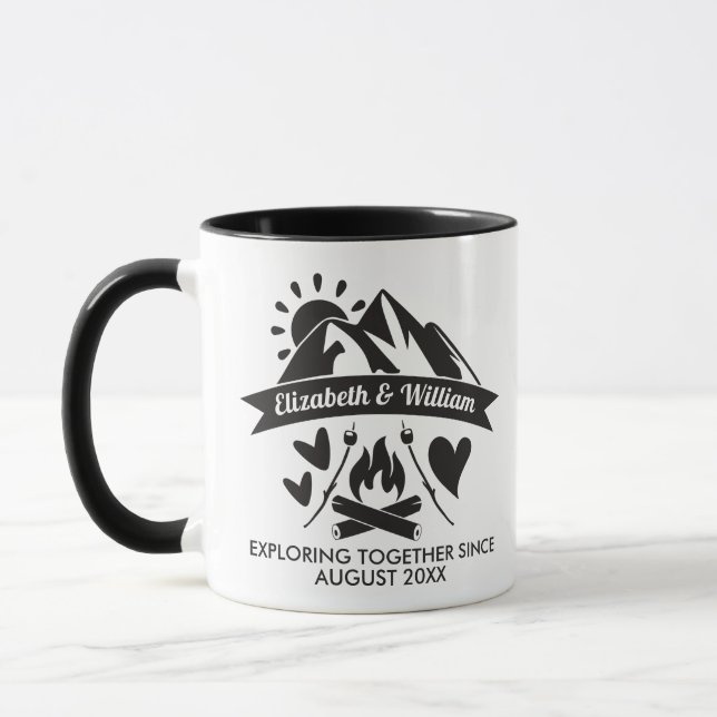 Camping Pärchen gemeinsam Bergfeuer erkunden Tasse (Links)