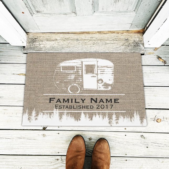 Camping Trailer Campers Familienname Burlap Fußmatte (Von Creator hochgeladen)